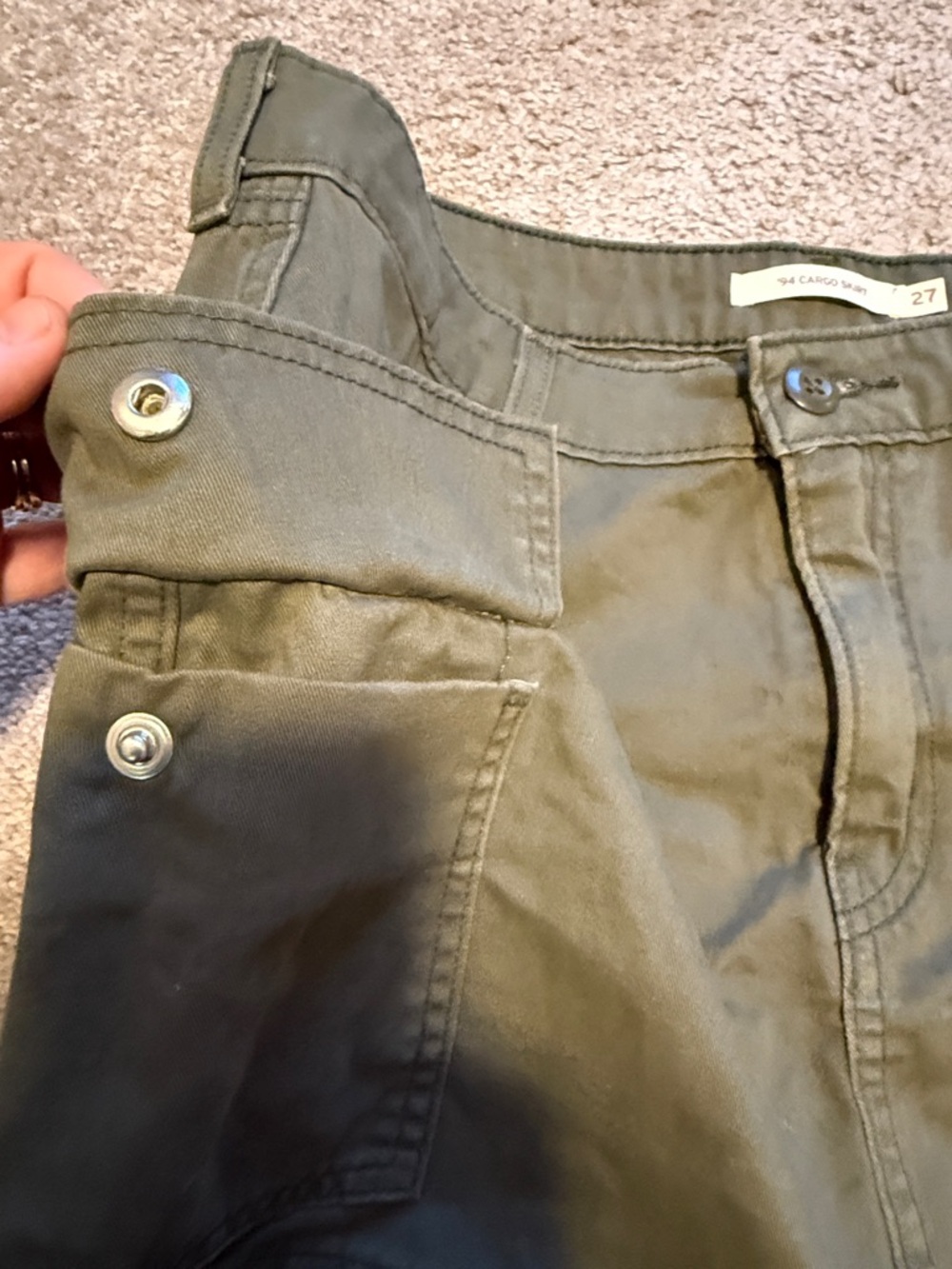 Levi’s Olive Green ‘94 Cargo mini skirt with pockets - Picture 5 of 5
